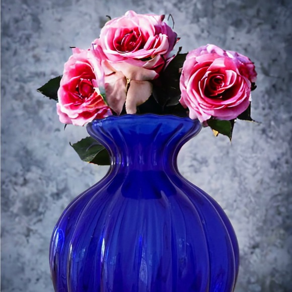 Pilgrim Glass Vase - Picture 12 of 12